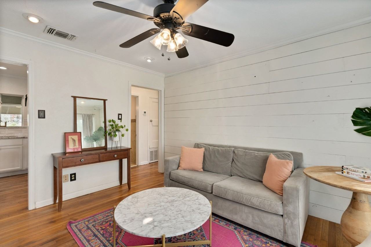 431 Irvington Dr - Photo 6 of 50