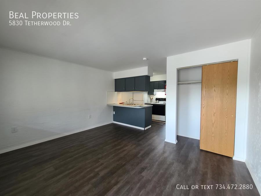 5830 Tetherwood Dr - Photo 3 of 8