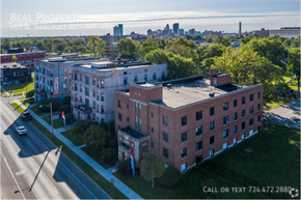 featured image of 409 W Bancroft St #101