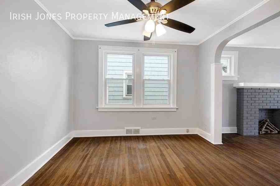 233 Saint Lawrence Ave #1 - Photo 5 of 14