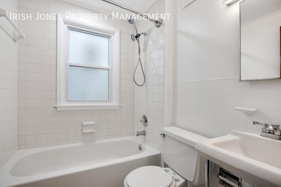 233 Saint Lawrence Ave #1 - Photo 6 of 14