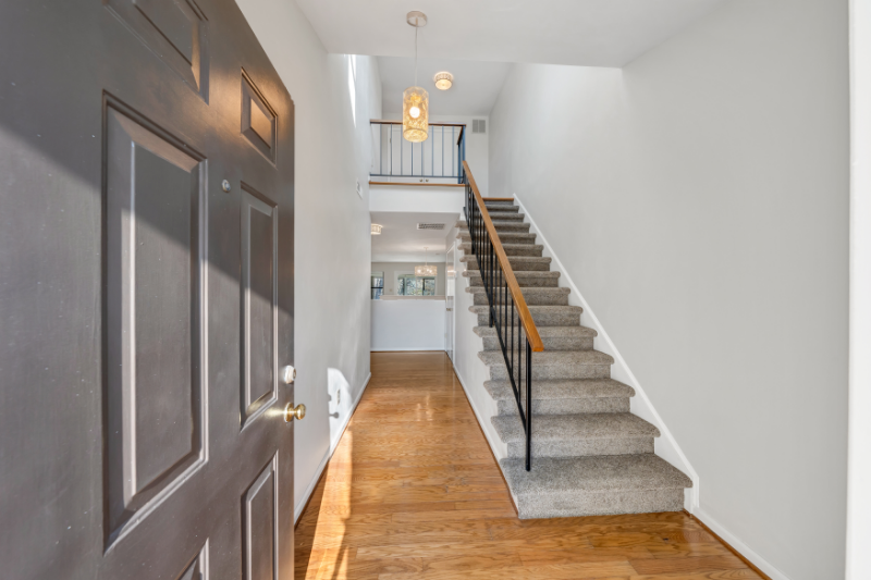 7220 Red Cedar Cir - Photo 3 of 34