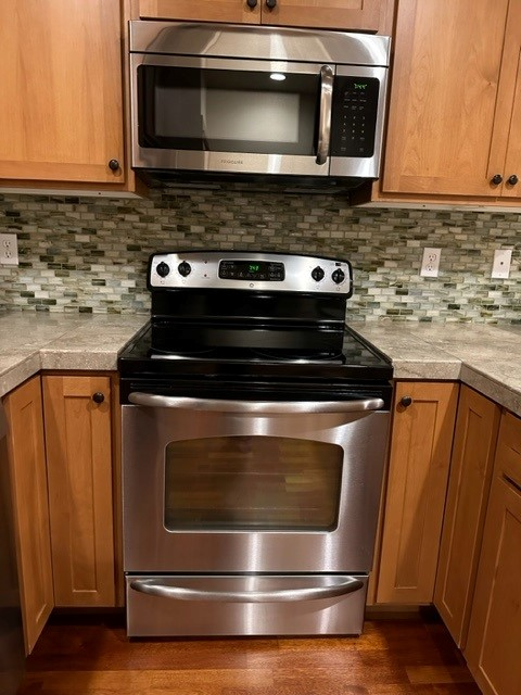 9216 35th Ave Sw - Photo 2 of 16