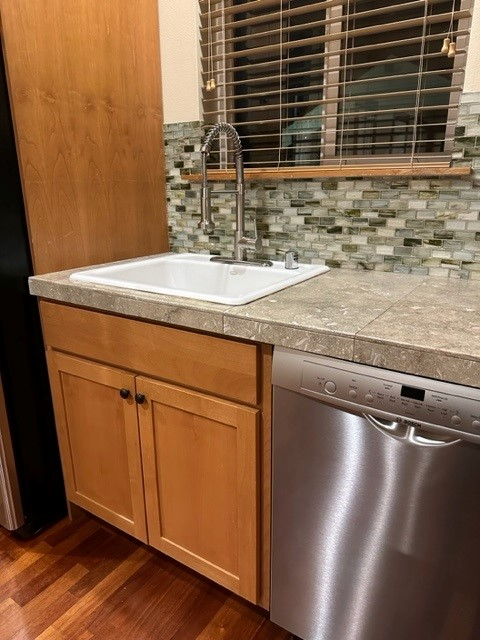 9216 35th Ave Sw - Photo 3 of 16