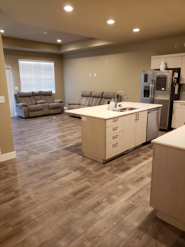 312 Se 4th St - Photo 3 of 5