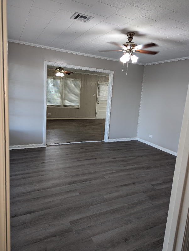 306 Victory Dr - Photo 3 of 15