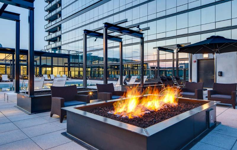 800 W Blackhawk St - Photo 4 of 6