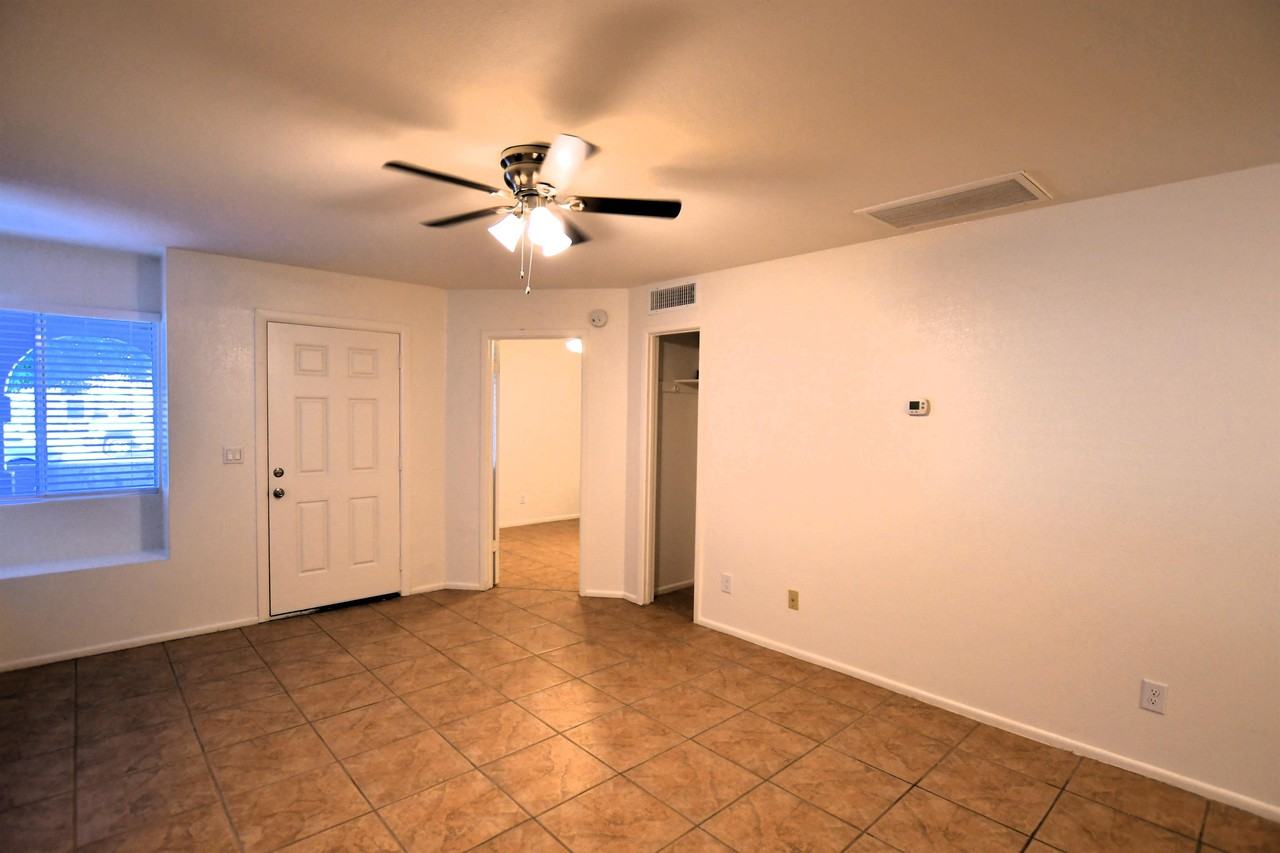875 S Nebraska St #36 - Photo 3 of 25