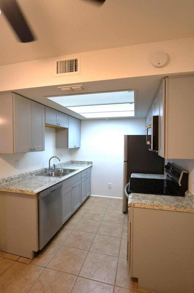875 S Nebraska St #36 - Photo 4 of 25