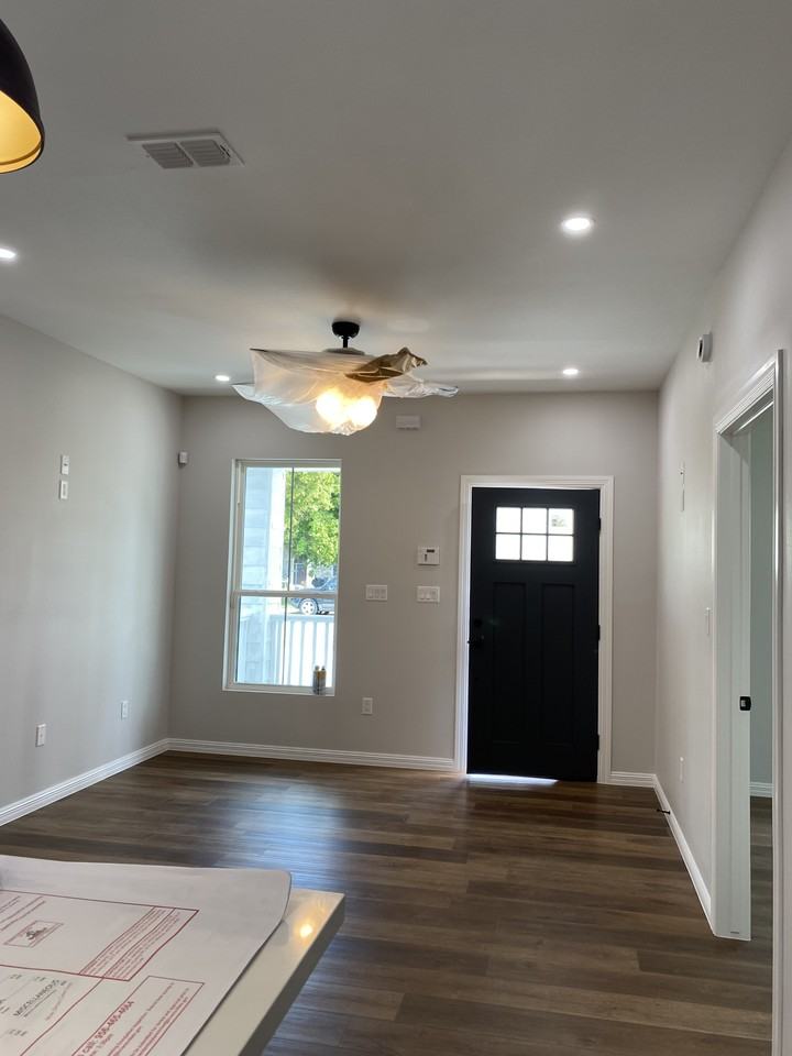 245 W Monroe St #NA - Photo 3 of 10