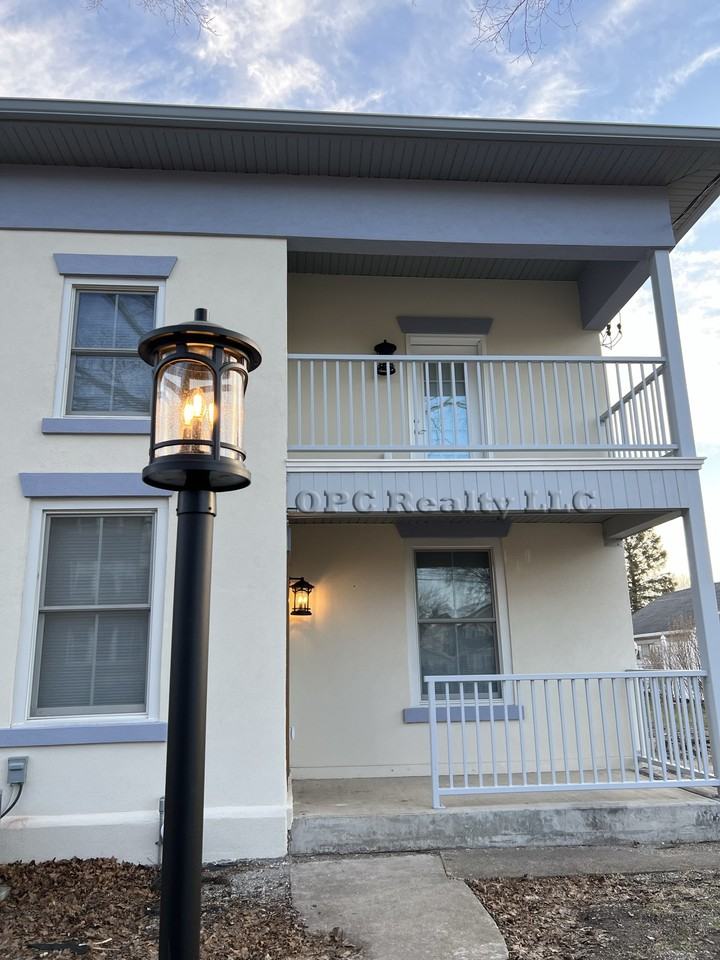 711 Webster St #NA - Photo 2 of 27