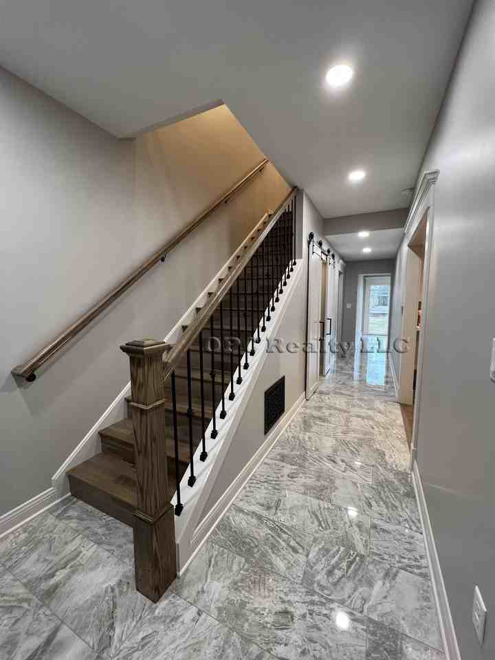 711 Webster St #NA - Photo 3 of 27