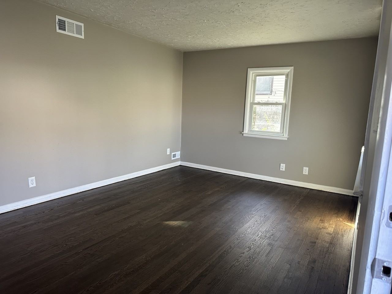 3821 E 58th St #1 - Photo 3 of 20