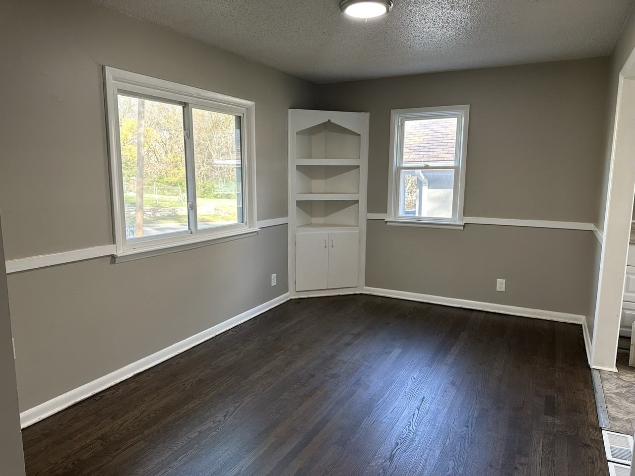 3821 E 58th St #1 - Photo 4 of 20
