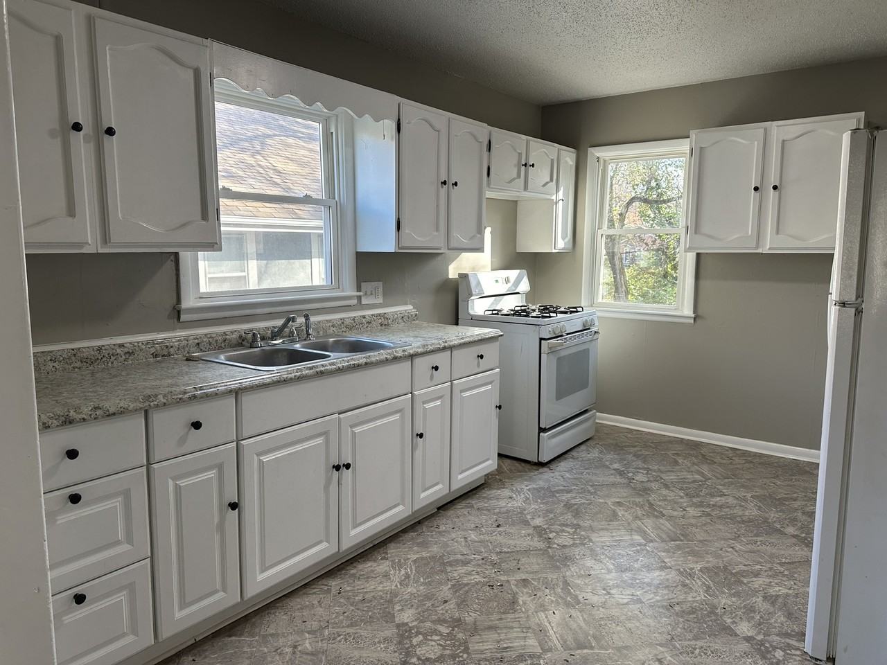 3821 E 58th St #1 - Photo 5 of 20