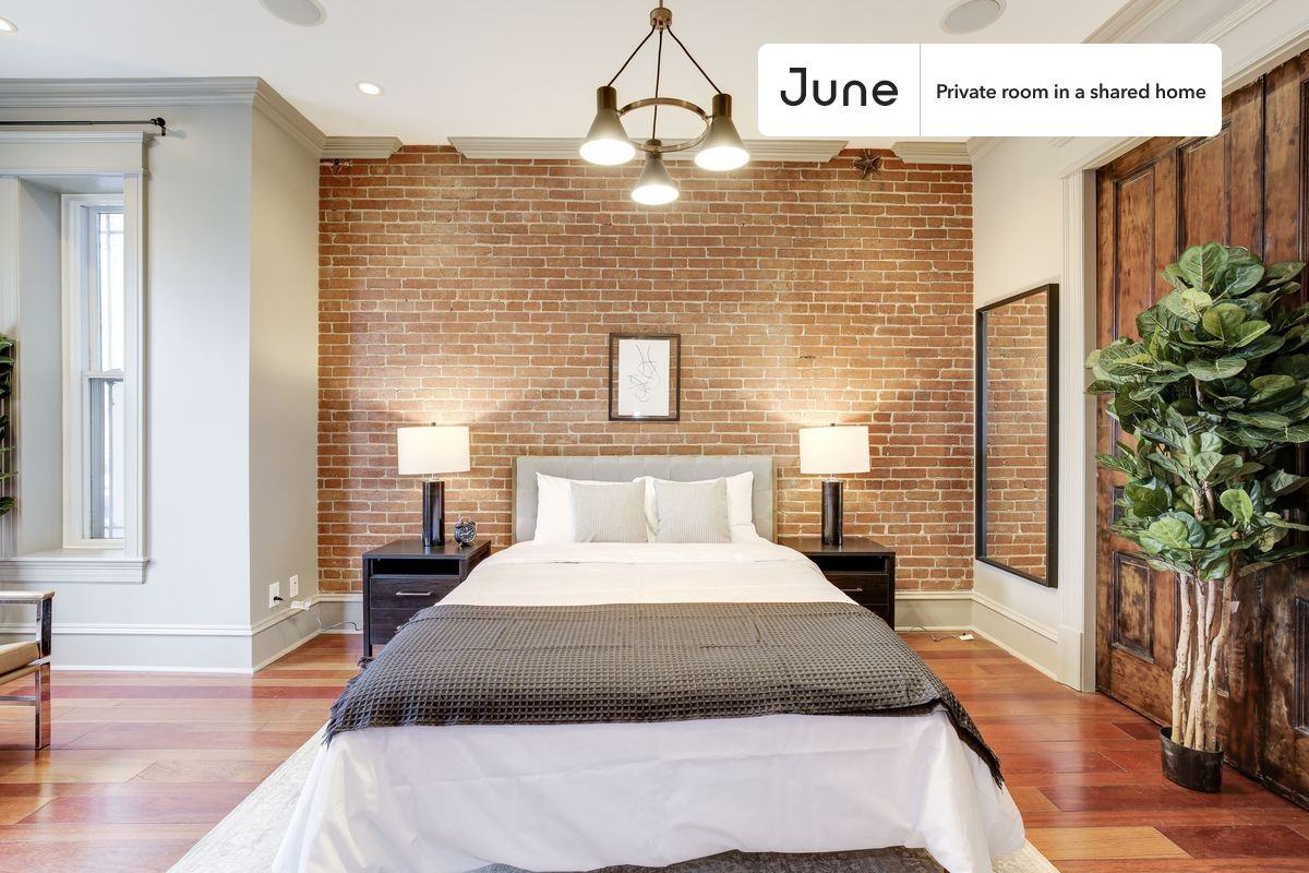 814 9th St Ne #A - Photo 4 of 21