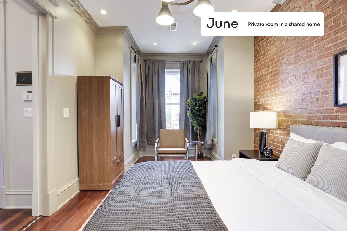 814 9th St Ne #A - Photo 5 of 21