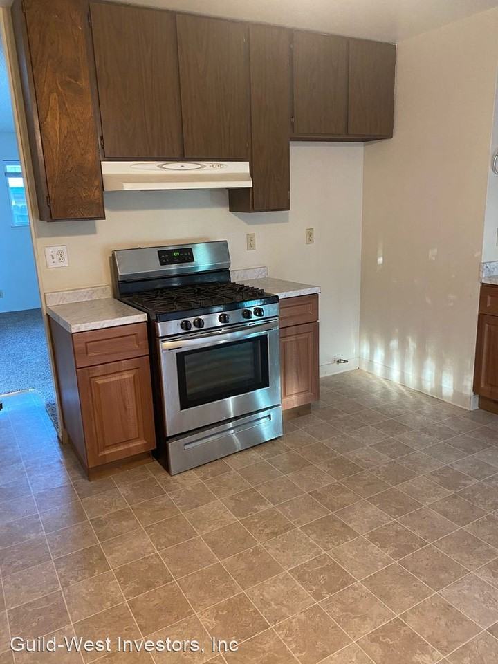 4655 Northglen St - Photo 2 of 12