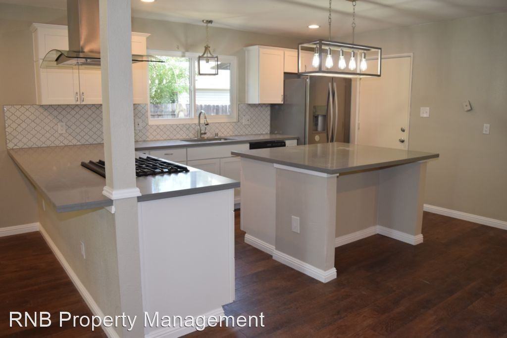 10582 Zibibba Way - Photo 2 of 22
