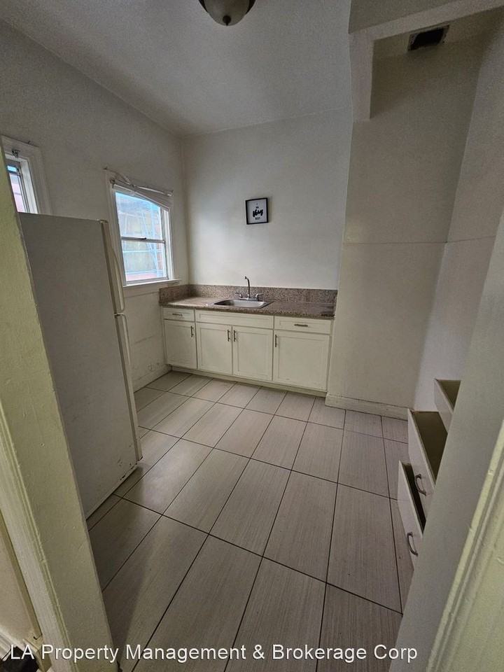 932 S. Mariposa Ave. - Photo 3 of 3