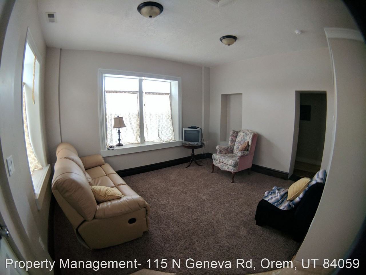 422 W Center St - Photo 3 of 5