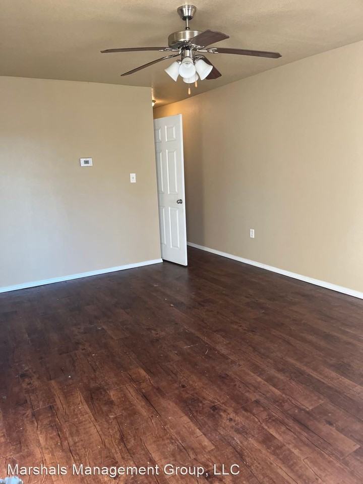 3509 (A&B) & 3517-3519 KELLEY HWY - Photo 2 of 2