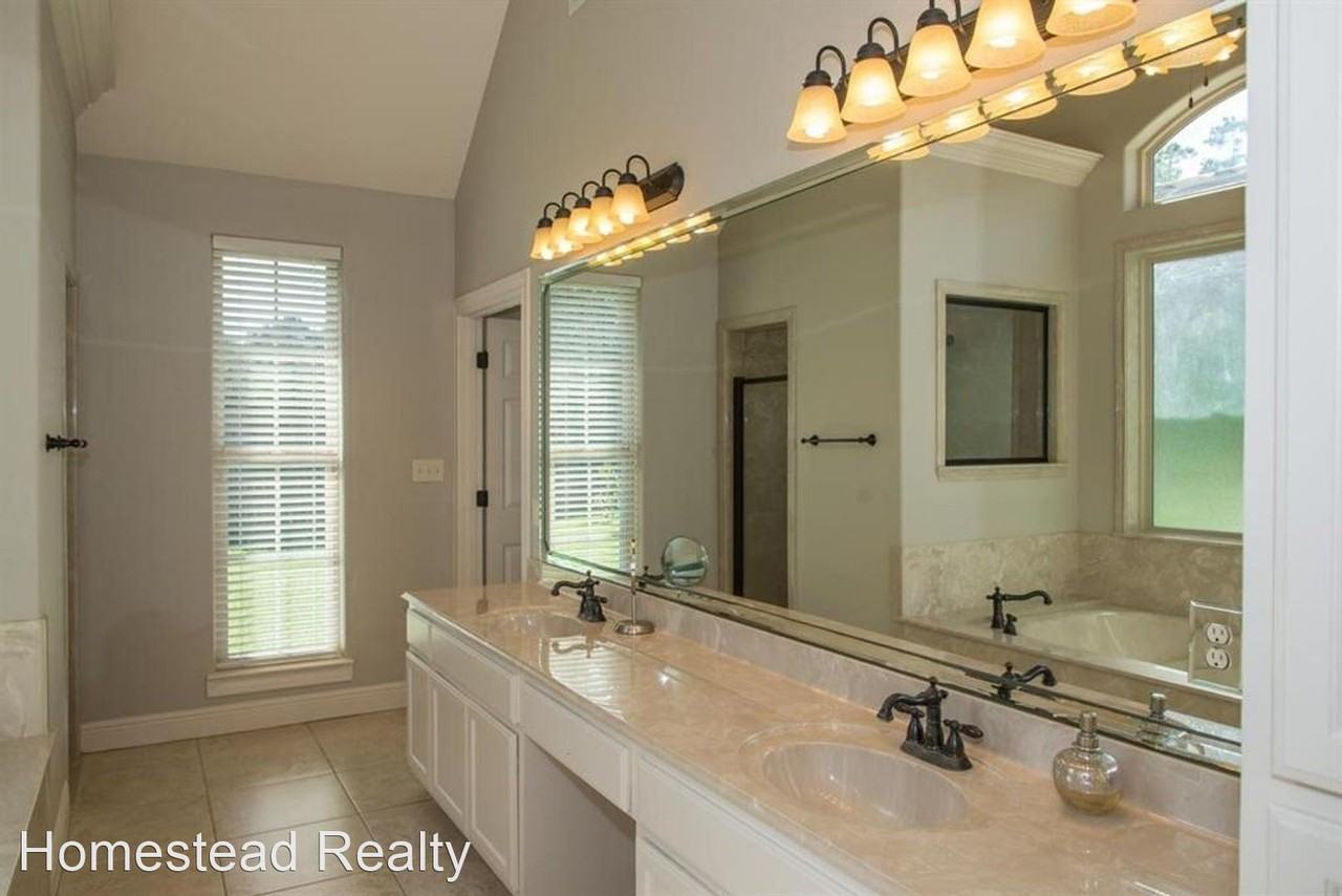 124 Remington Cir - Photo 3 of 9