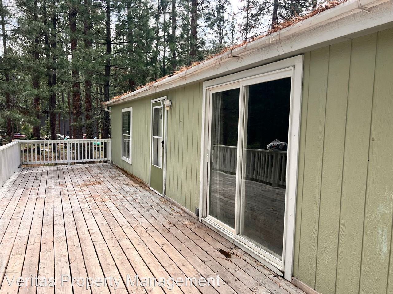 1041 Meadow Ln - Photo 2 of 22