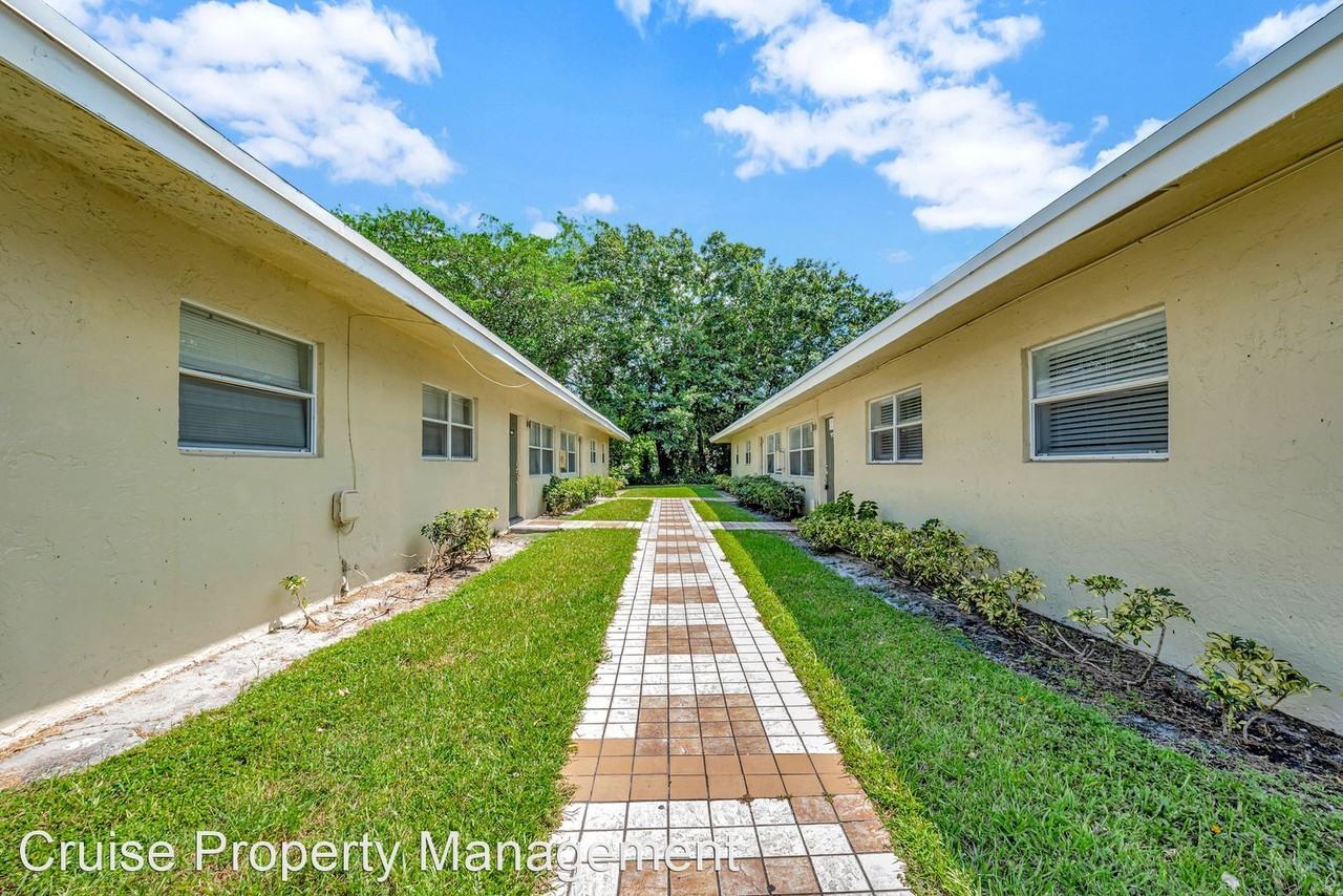 6890- 6857 SW 5th St - Photo 3 of 23