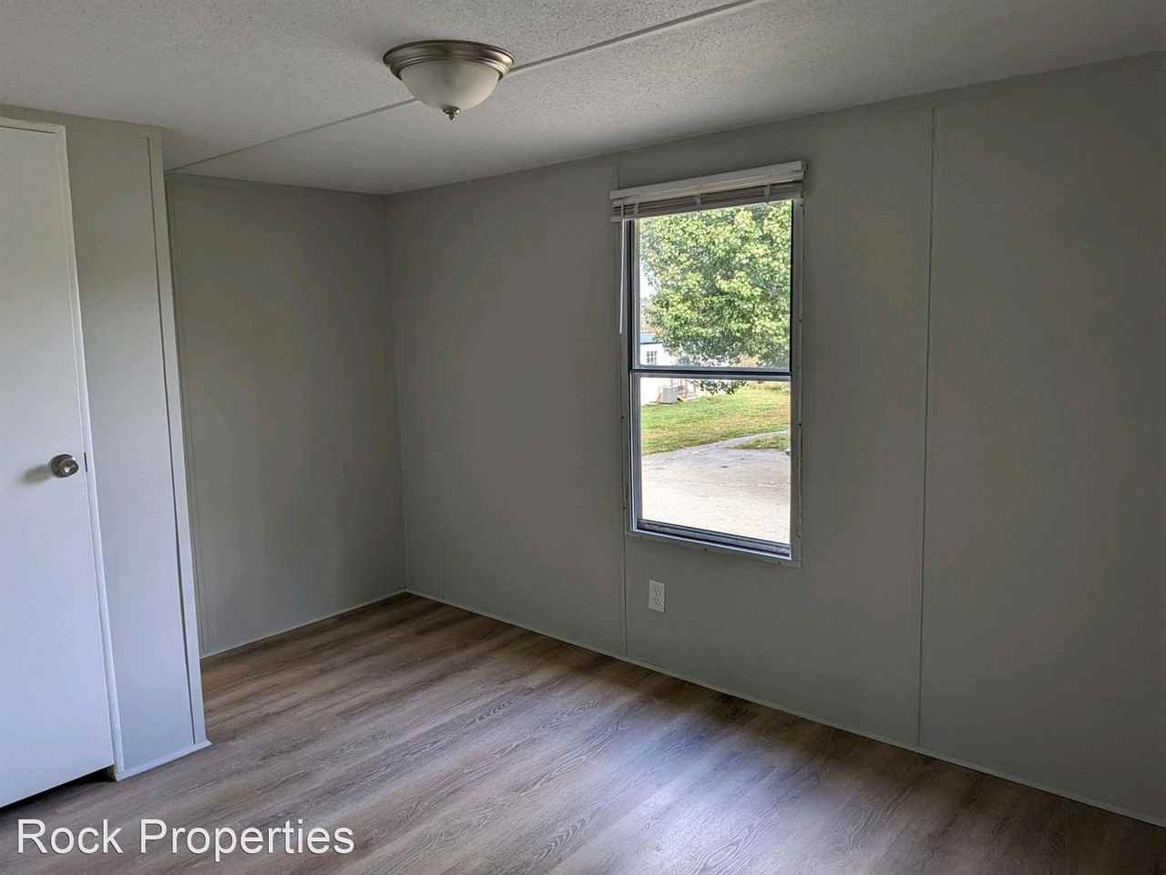 Renovated Single-Wide Home - Quiet Lot and Mountain Views - Photo 3 of 9