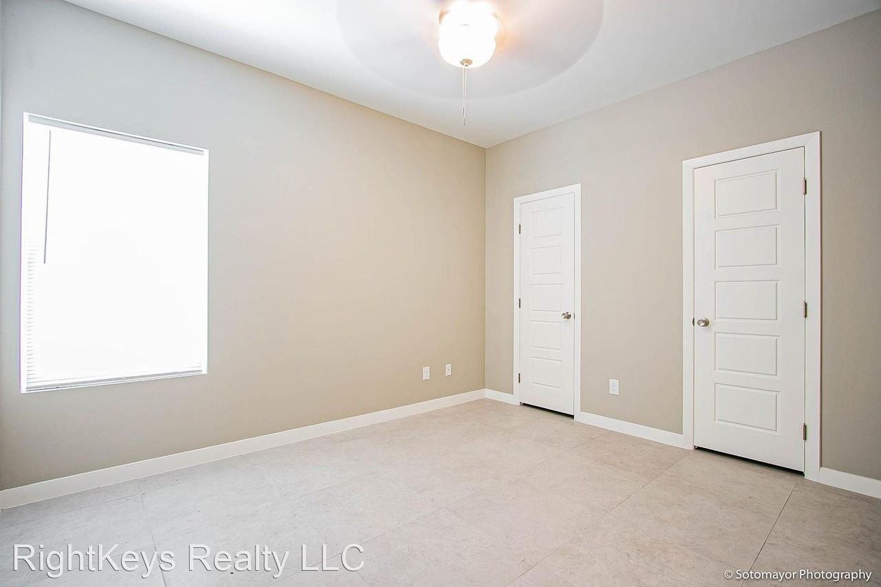 3822 Las Vistas Ln - Photo 3 of 14