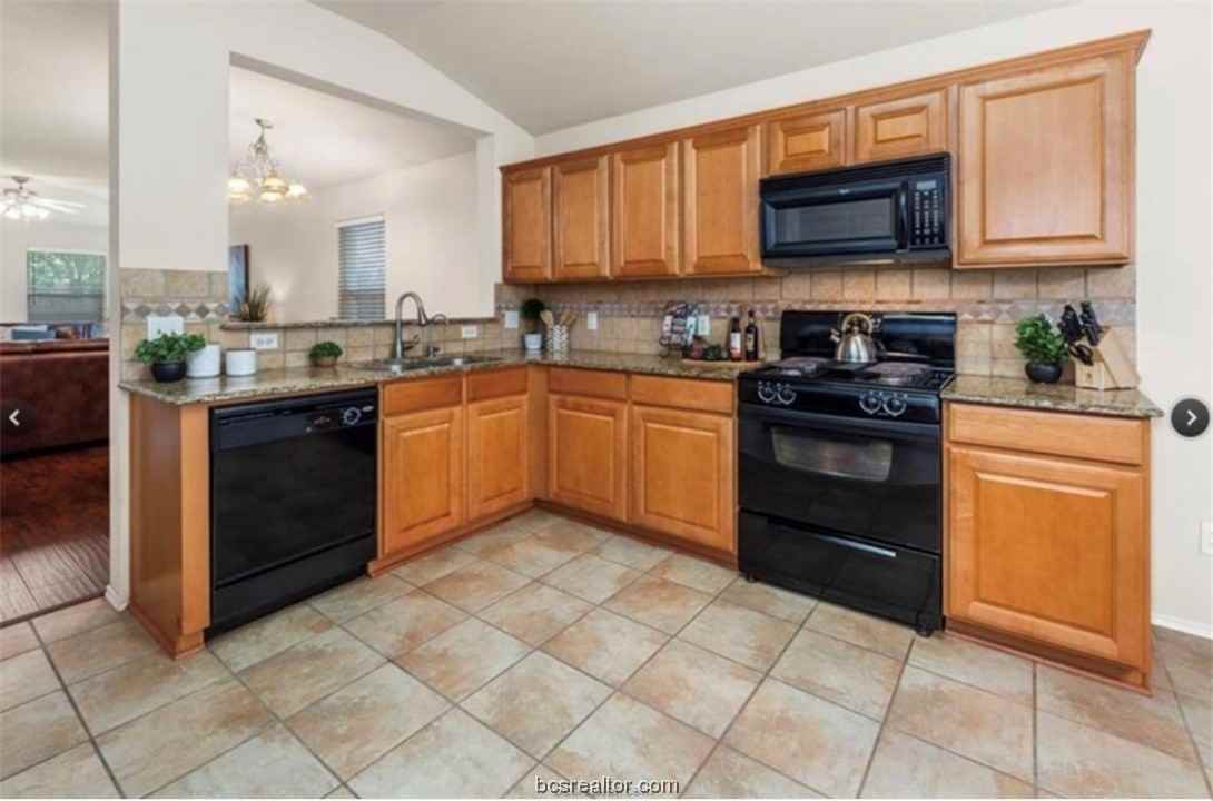 912 Whitewing Ln - Photo 3 of 9