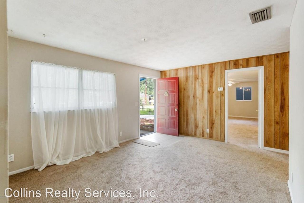 4447 Melvin Cir W - Photo 3 of 19