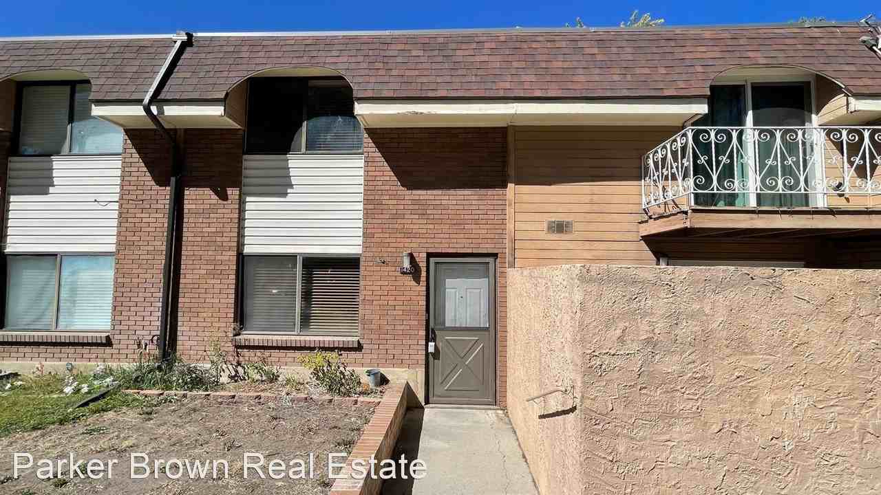 1420 Lancelot Dr - Photo 3 of 11