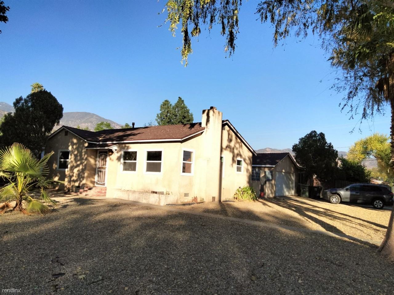 4617 N D St - Photo 2 of 17