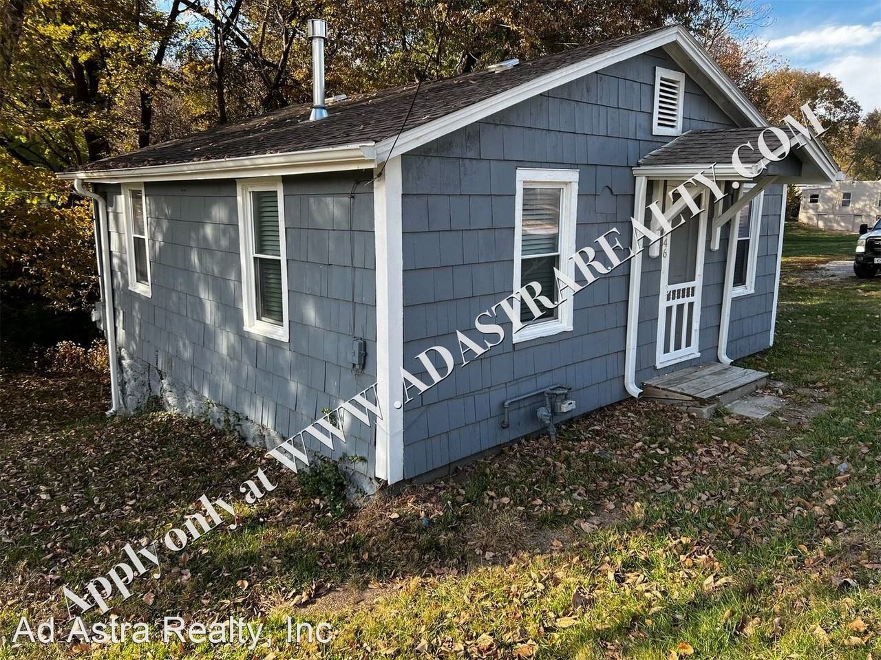 4446 N Brighton Ave - Photo 3 of 11