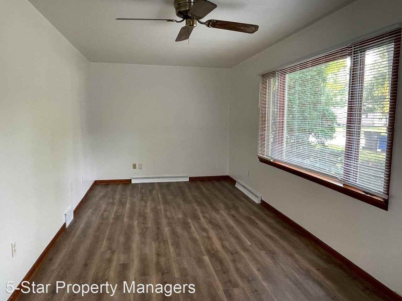 908 S 11th St - Photo 2 of 17