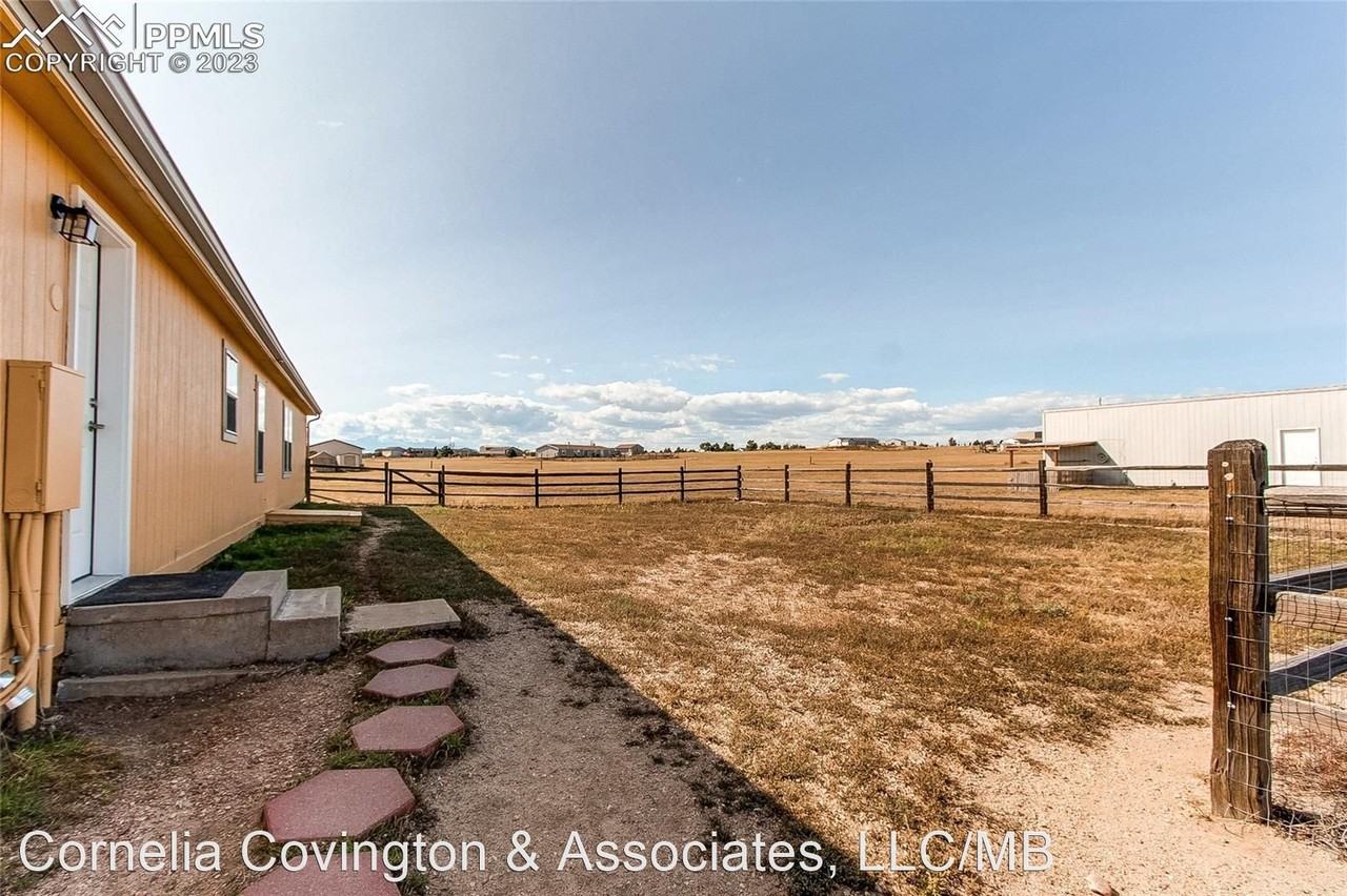 15130 Ewing Ct - Photo 3 of 24