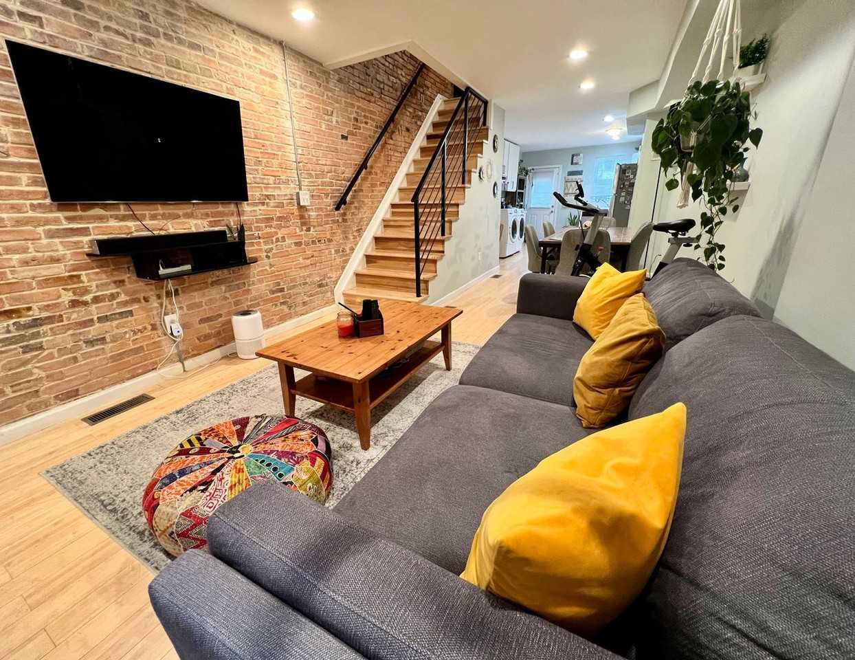 1125 Wicomico St - Photo 3 of 20