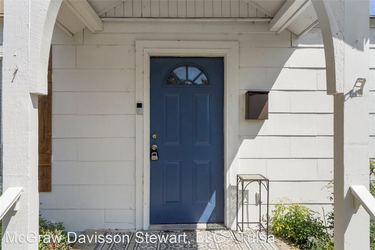 315 E Aquarium Pl - Photo 3 of 31