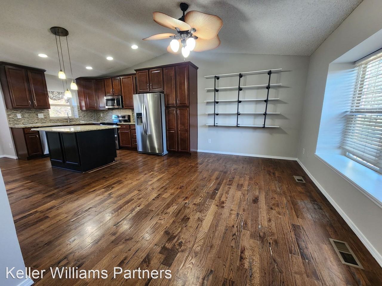 3550 Sedgewood Way - Photo 3 of 32