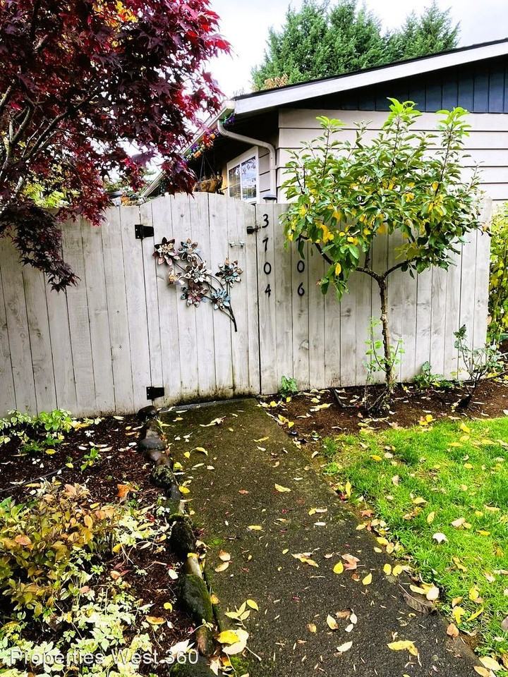 3704 G St - Photo 2 of 19