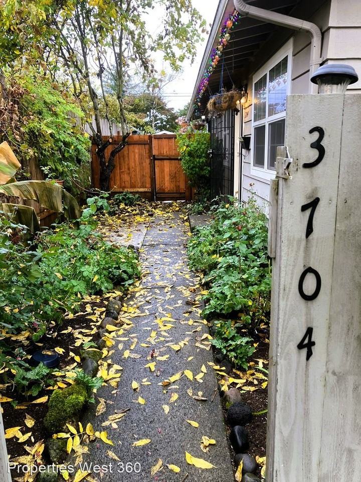 3704 G St - Photo 3 of 19