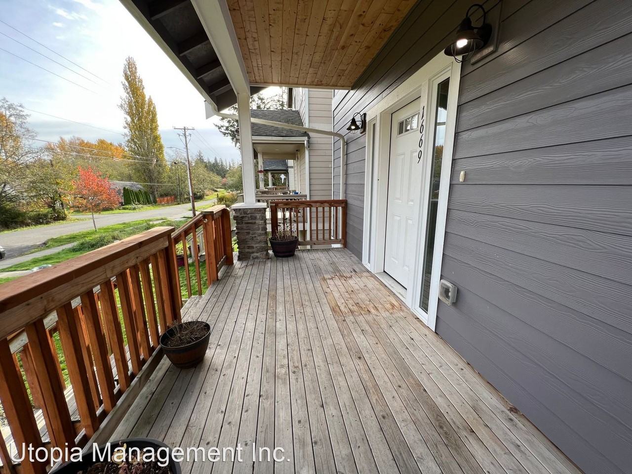 1669 Bayview Ave - Photo 3 of 24