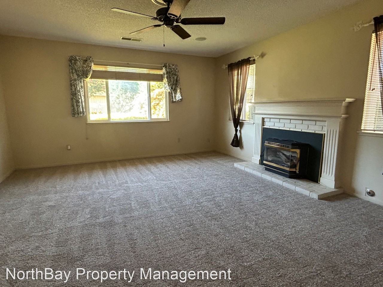 1 Meadowgreen Ct - Photo 2 of 14