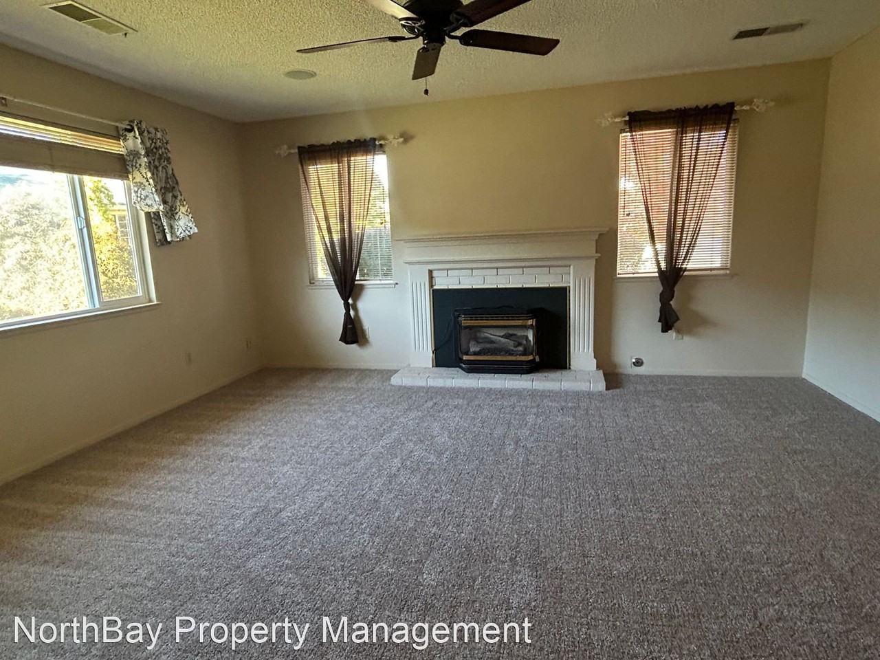 1 Meadowgreen Ct - Photo 3 of 14