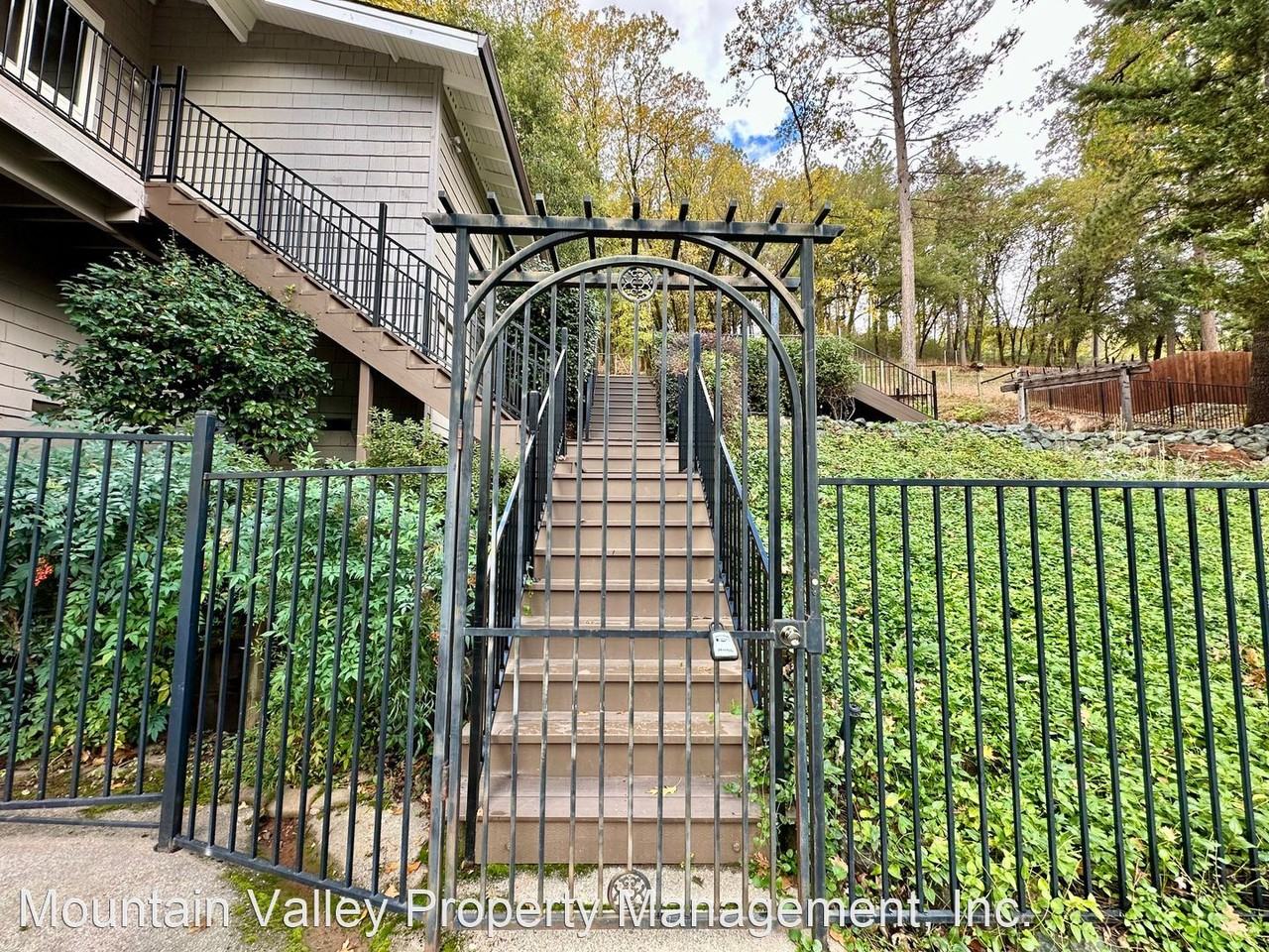16086 Annie Dr - Photo 2 of 46