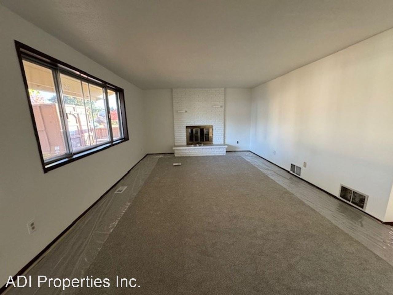 141 Ne 40th Ave - Photo 2 of 6