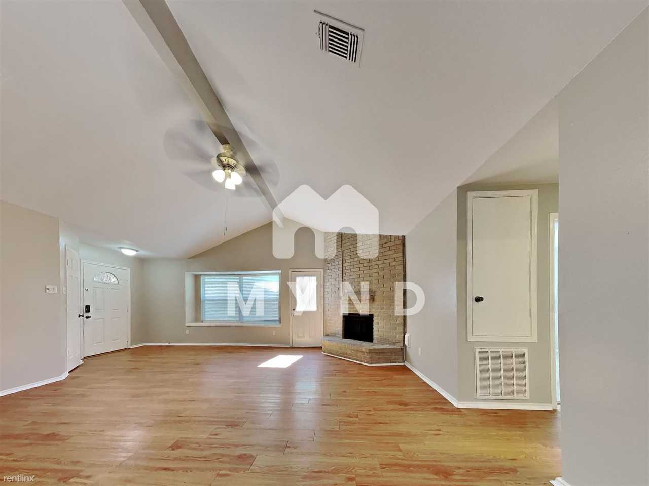 1545 Miller Ave - Photo 3 of 20