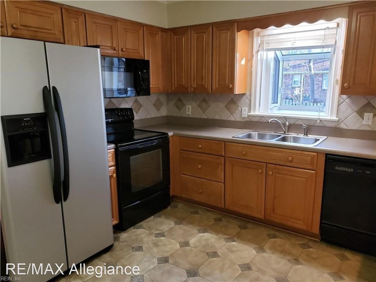 6101 Edison Ave - Photo 2 of 34